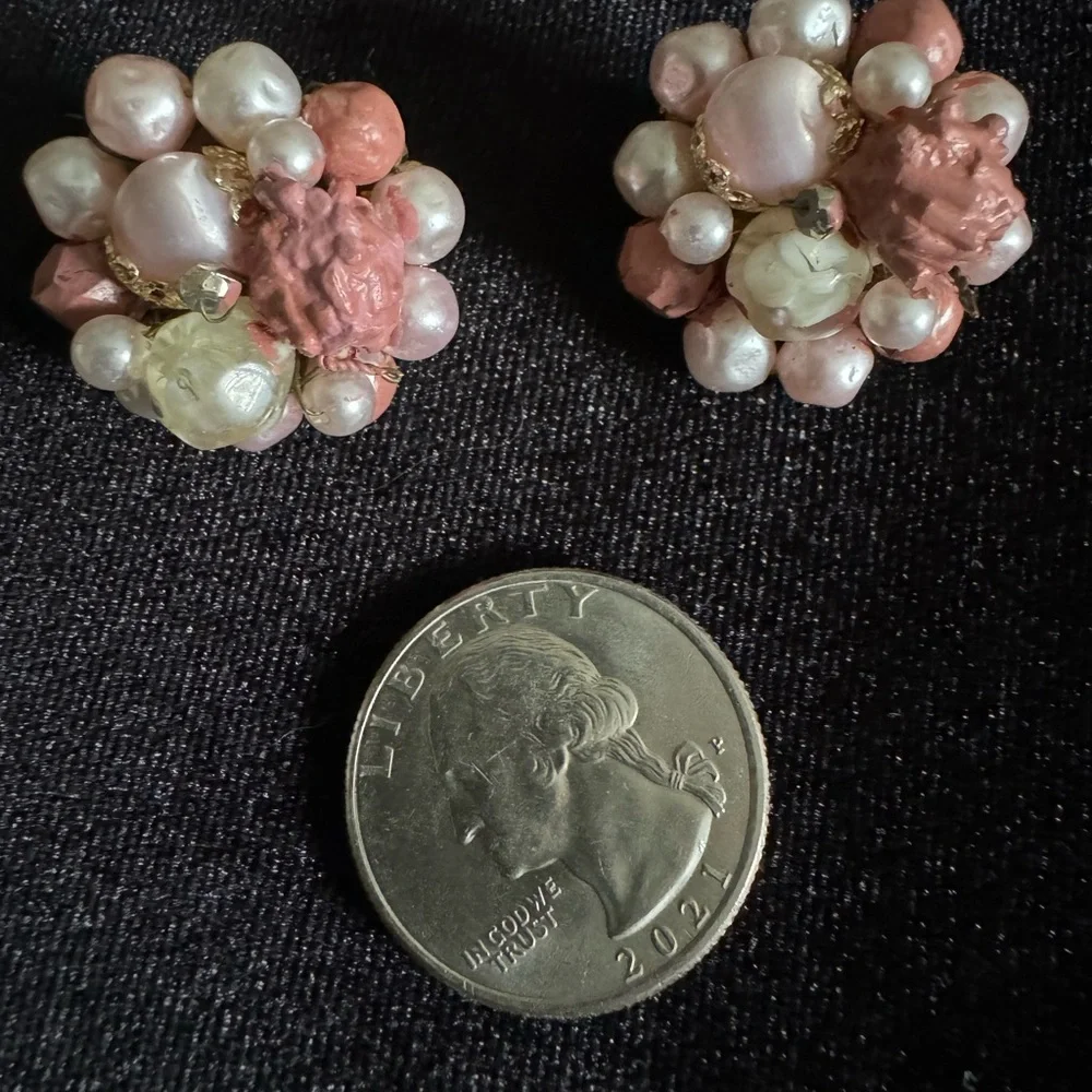 Vintage made in Japan clip on earrings - Picture 3 of 3